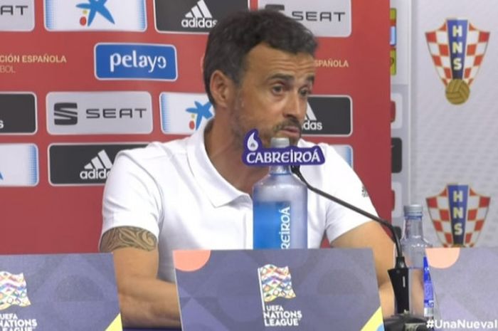 Pelatih timnas Spanyol, Luis Enrique, dalam konferensi pers jelang laga UEFA Nations League versus t