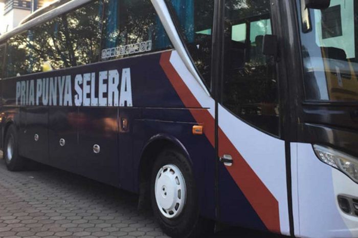 Bus-bus yang membawa rombongann Viking Persib Club ke Pantai Pengandaran. 