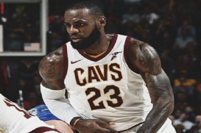 Pemain Cleveland Cavaliers, LeBron James, saat tampil melawan Orlando Magics pada laga lanjutan NBA musim 2017/18, Santu (21/10/2017) waktu Amerika Serikat.