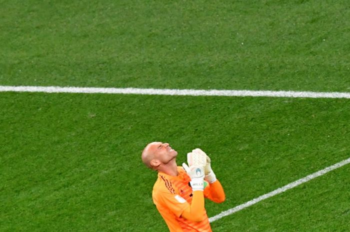 Ekspresi kiper timnas Argentina, Willy Caballero, saat menyesali salah satu dari tiga gol Kroasia dalam laa Grup D Piala Dunia 2018 di Stadion Nizhny Novgorod, Nizhny Novgorod, Rusia, pada Kamis (21/6/2018).