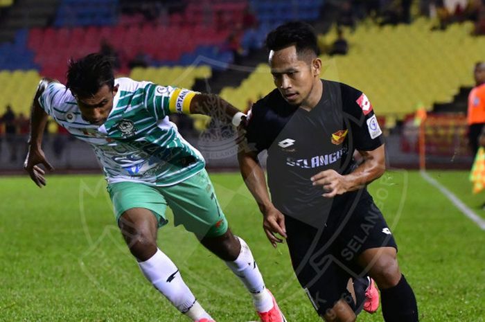 Pemain asal Indonesia, Andik Vermansah, saat berlaga bersama Selangor FA.