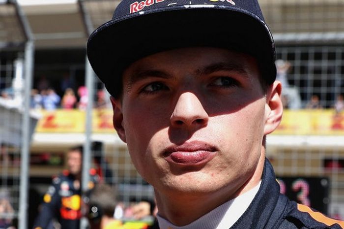 Pebalap Red Bull Racing. Max Verstappen, berada di grid sebelum menajalani balapan GP Amerika Serikat di Circuit of The Americas (COTA), Minggu (22/10/2017).