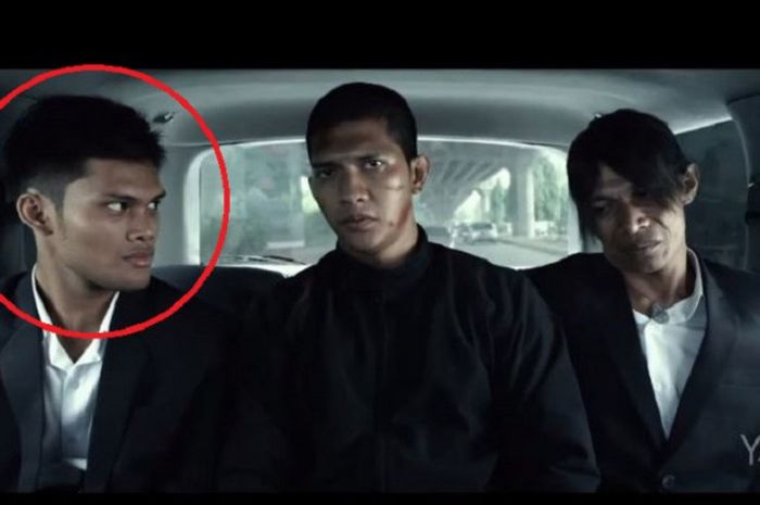 Cuplikan adegan The Raid 2 yang menampilkan atlet pencak silat Indonesia, Yolla Primadona, dan Iko Uwais.