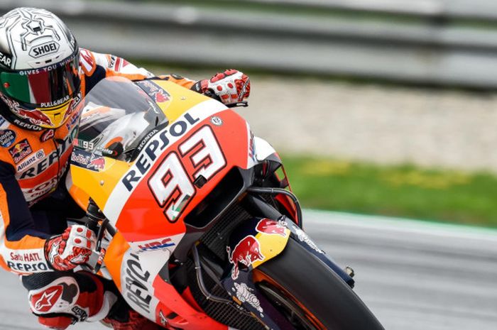 Pebalap Repsol Honda Team asal Spanyol, Marc Marquez, memacu motornya pada hari pertama GP Austria di Red Bull Ring, Spielberg, Jumat (11/8/2017).