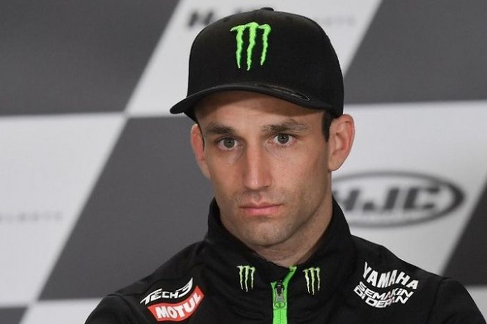 Pebalap Monster Yamaha Tech3, Johann Zarco, bereaksi pada konferensi pers seusai kualifikasi GP Prancis di Sirkuit Le Mans, Sabtu (20/5/2017).