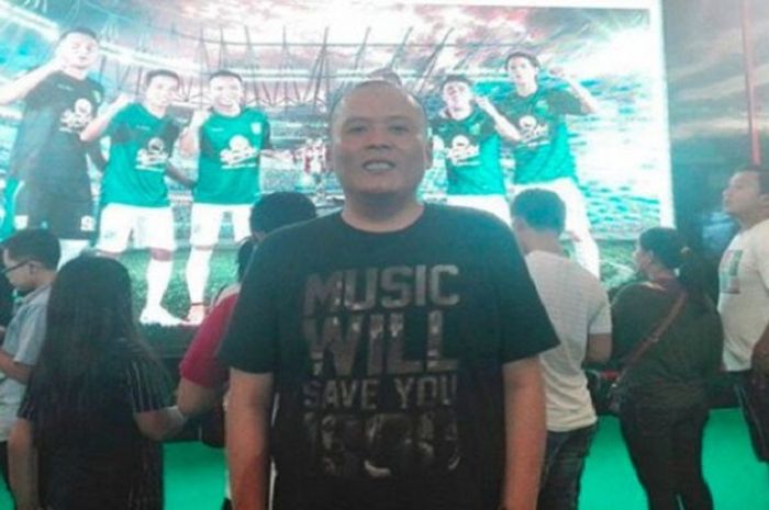 Pencipta lagu Persebaya Emosi Jiwaku, Oka Eka Purisetyo