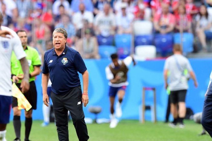 Ekspresi pelatih Inggris, Gareth Southgate (kanan), dan pelatih Panama, Hernan Dario Gomez, dalam laga Grup G Piala Dunia 2018 di Nizhny Novgorod Stadium, Nizhniy Novgorod, Rusia pada 24 Juni 2018.