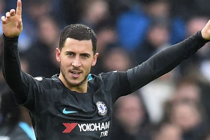 Penyerang Chelsea, Eden Hazard, merayakan gol keduanya ke gawang Brighton pada laga Liga Inggris di Amex Stadium, Brighton, pada Sabtu (20/1/2018).