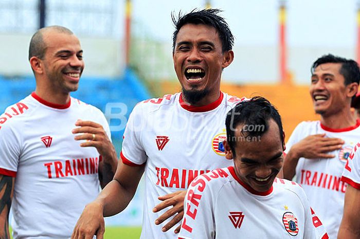 Pemain Persija Jakarta tengah berlatih di Stadion Gelora Bangkalan, Jawa Timur, Minggu (07/01/2018) sore, menjelang tampil di ajang Suramadu Super Cup 2018.