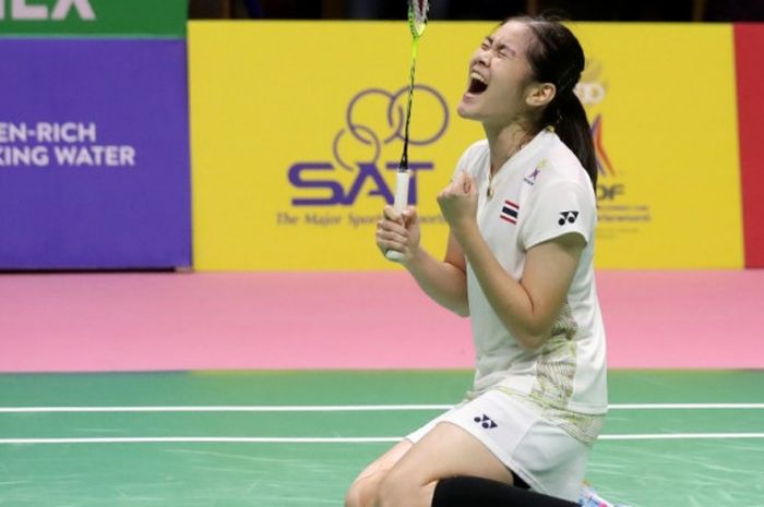 Ekspresi kemenangan Busanan Ongbamrungphan usai menang 21-11, 21-9 atas Li Xuerui (China) dan memast