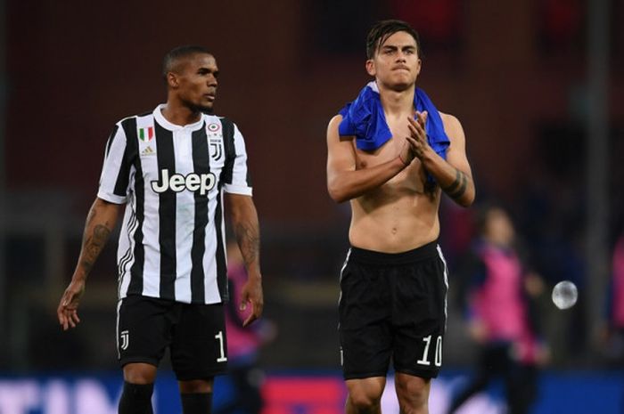 Reaksi striker Juventus, Paulo Dybala (kanan), seusai laga Liga Italia kontra Sampdoria di Stadion Luigi Ferraris, Genoa, pada 19 November 2017.