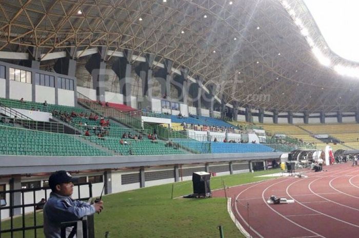 Suasana Stadion Patriot Candrabhaga jelang laga Timnas U-19 Indonesia Vs Timnas U-19 Kamboja, Rabu (4/10/2017)