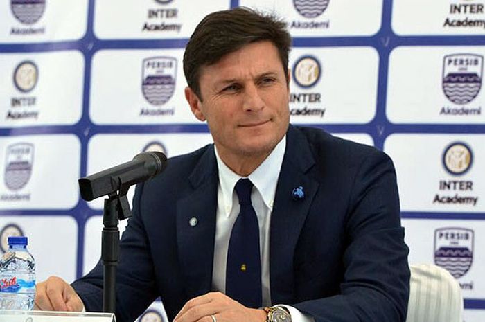 Wakil Presiden Inter Milan, Javier Zanetti, memilih merendah soal ambisi di Liga Champions.