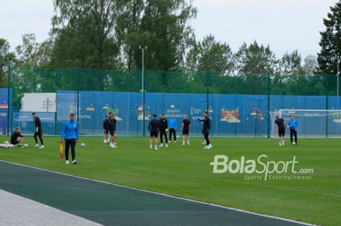 Suasana latihan timnas Kroasia di Roshchino, sekitar 60 km dari Saint Petersburg, Rusia, pada Minggu (24/6/2018).