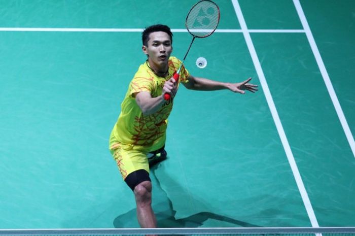 Tunggal putra Indonesia, Jonatan Christie, saat tampil pada babak pertama French Open 2018 yang diselenggarakan pada Rabu (24/10/2018).