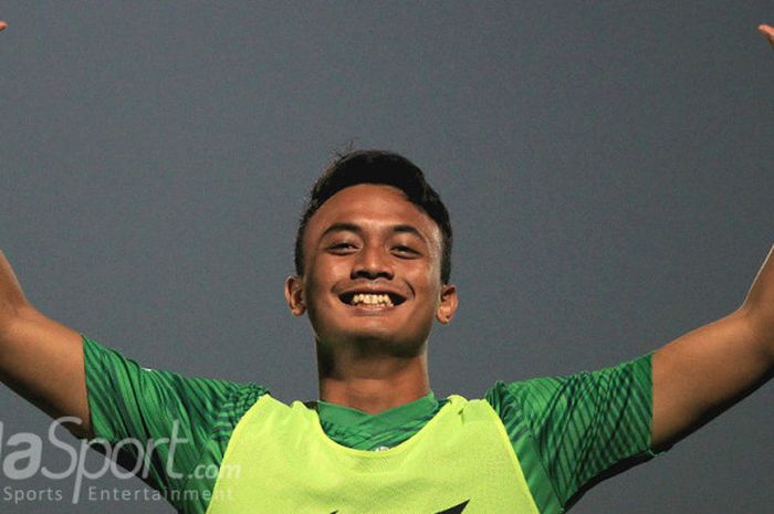 Kiper Bhayangkara FC, Panggih Sambodo. 