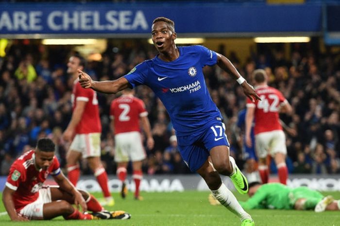 Pemain Chelsea, Charly Musonda, merayakan gol yang dia cetak ke gawang Nottingham Forest dalam laga babak ketiga Piala Liga Inggris di Stadion Stamford Bridge, London, pada 20 September 2017.