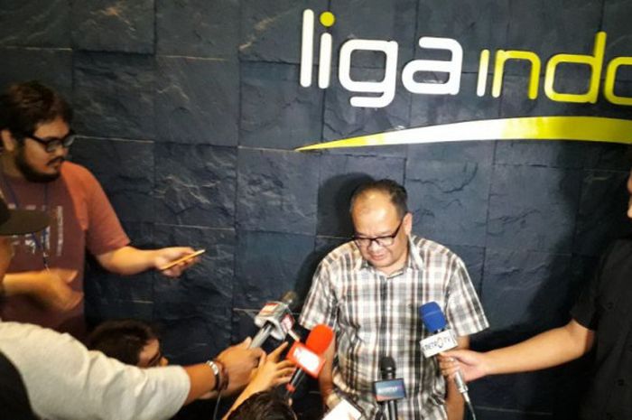 Ketua Komisi Disiplin PSSI, Asep Edwin saat ditemui di Kantor PSSI di Rasuna Office Park, Kuningan, Jakarta, Sabtu (29/12/2018). PSSI memanggil puluhan akun-akun medsos yang sempat berkicau tentang kasus pengaturan skor.