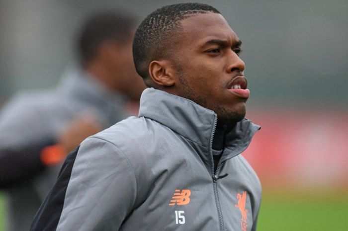 Striker Liverpool FC, Daniel Sturridge, mengikuti sesi latihan di Melwood training complex, Liverpool, Inggris, pada 25 September 2017.