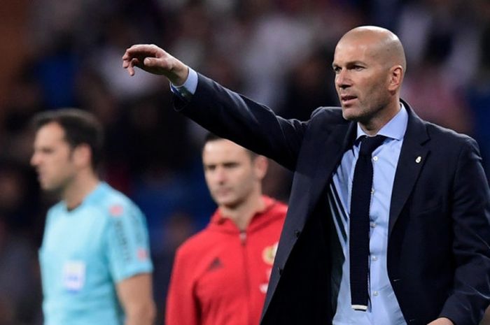     Ekspresi pelatih Real Madrid, Zinedine Zidane, dalam laga Liga Spanyol kontra Athletic Bilbao di Stadion Santiago Bernabeu, Madrid pada 18 April 2018.    