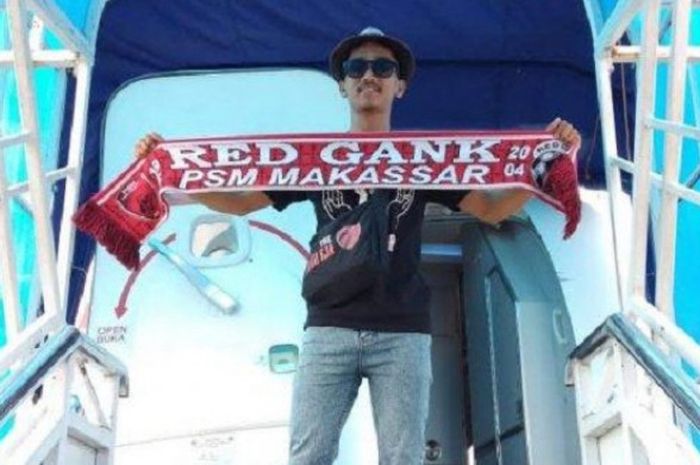 Dirigen suporter PSM Makassar, Red Gank, Muhammad Asril Syam.