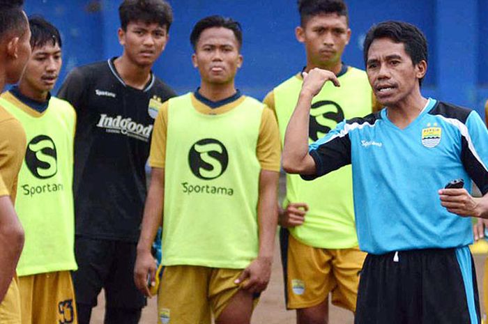 Pelatih Persib U-19, Budiman.