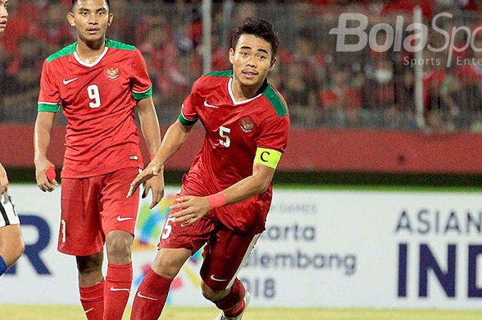  Kapten timnas U-19 Indonesia, Nurhidayat Haji Haris, saat tampil melawan timnas U-19 Singapura dala