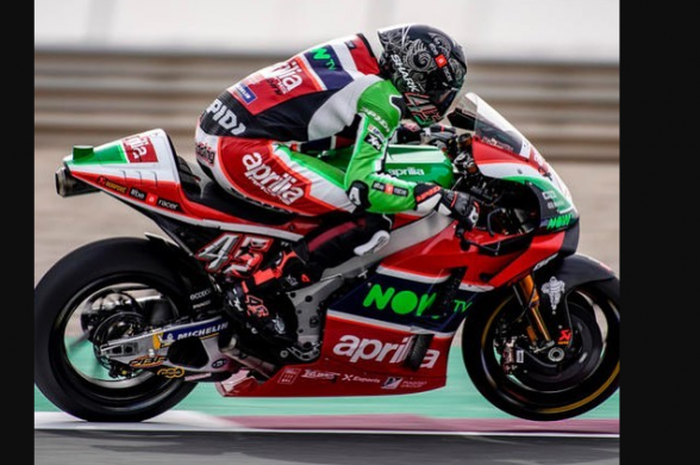 Scott Redding saat mengendarai motor Aprilianya