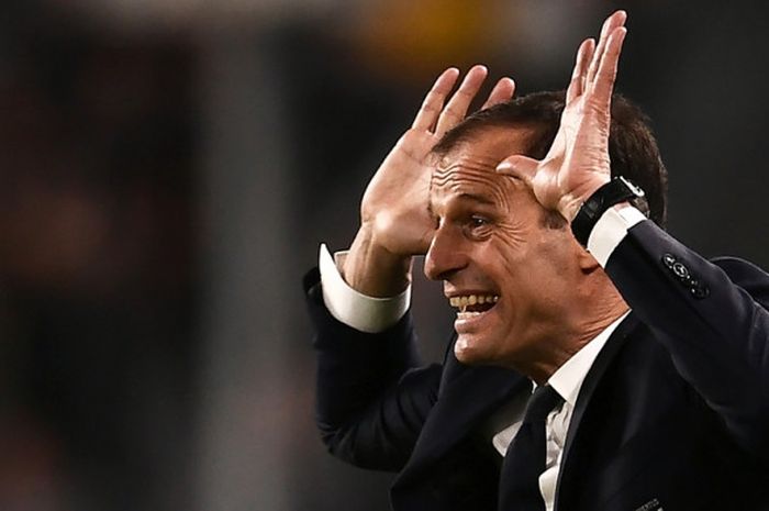 Ekspresi pelatih Juventus, Massimiliano Allegri, dalam laga Liga Italia kontra Napoli di Stadion Allianz, Turin pada 22 April 2018.