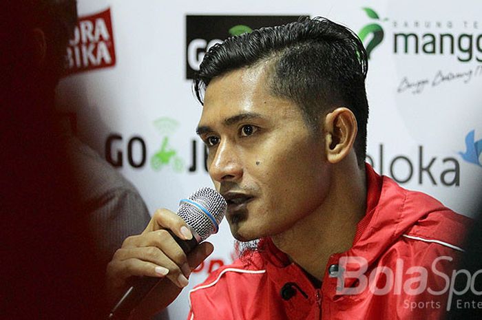 Striker Persija Jakarta, Rudi Widodo, berbicara kepada media seusai laga melawan Madura united pada pekan ke-21 Liga 1 di Stadion Gelora Ratu Pamellingan Pamekasan, Jawa Timur, Senin (21/08/2017) malam.