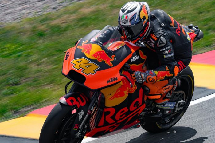 Pebalap KTM, Pol Espargaro, saat tampil di Sirkuit Sachsenring, Jerman, Sabtu (14/7/2018).