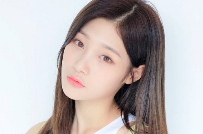 Aktris Korea Selatan dan anggota girlband DIA, Jung Chaeyeon