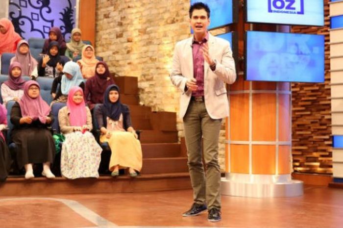 Ryan Thamrin saat sedang membawakan acara talk show kesehatan