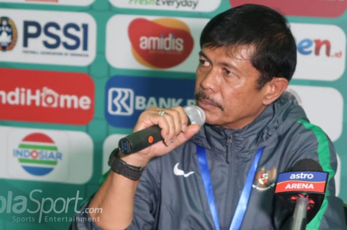 Pelatih timnas U-19 Indonesia, Indra Sjafri dalam sesi jumpa wartawan setelah melawan Malaysia, Kamis (12/7/2018).