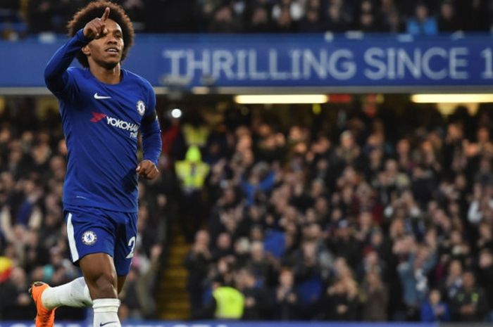  Aksi Willian seusai mencetak gol Chelsea ke gawang Crystal Palace pada laga Liga Inggris di Stamford Bridge, London, 10 Maret 2018. 