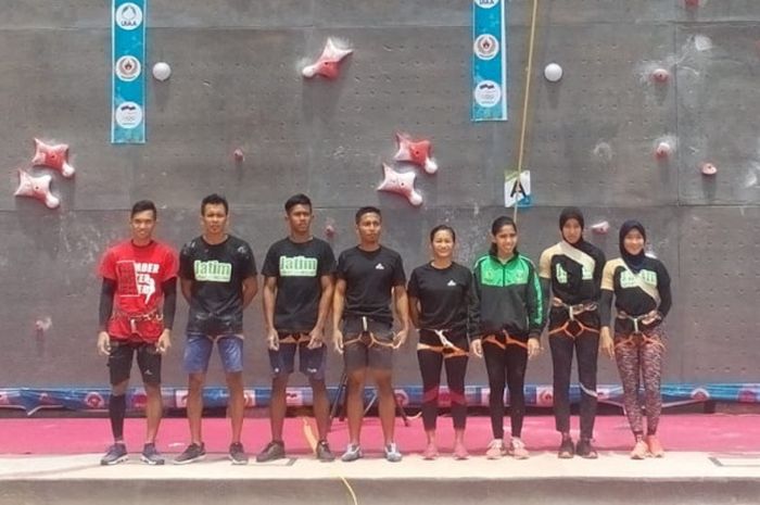 Para finalis putra dan putri kategori speed classic Kejurnas Panjat Tebing 2018 di Kompleks Manahan, Solo.