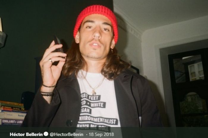 Bek Arsenal, Hector Bellerin, mengakui menyukai dunia fashion.