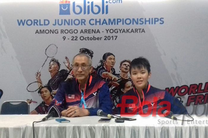  Manajer tim junior Malaysia, Goh Yen Yen (kiri) dan pemain tunggal putri Malaysia, Goh Jin Wei (kanan). 