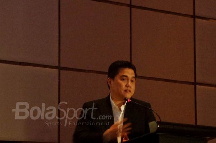 Presiden Inter Milan, Erick Thohir, berbicara soal Inter Academy Indonesia dalam konferensi pers di Fairmont Hotel, Jakarta, Rabu (14/2/2018).