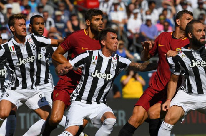 Laga Juventus vs AS Roma di ajang International Champions Cup di Stadion Gillette, Foxborough, 30 Juli 2017.