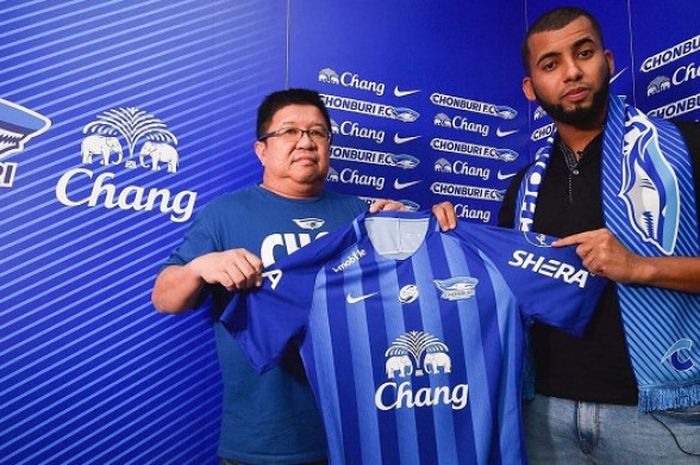 Marclei Santos bersama Chonburi FC