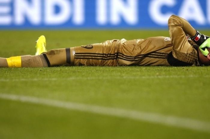 Reaksi penyesalan kiper AC Milan, Gianluigi Donnarumma, dalam partai Serie A melawan Juventus di Juventus Stadium, Turin, 10 Maret 2017.