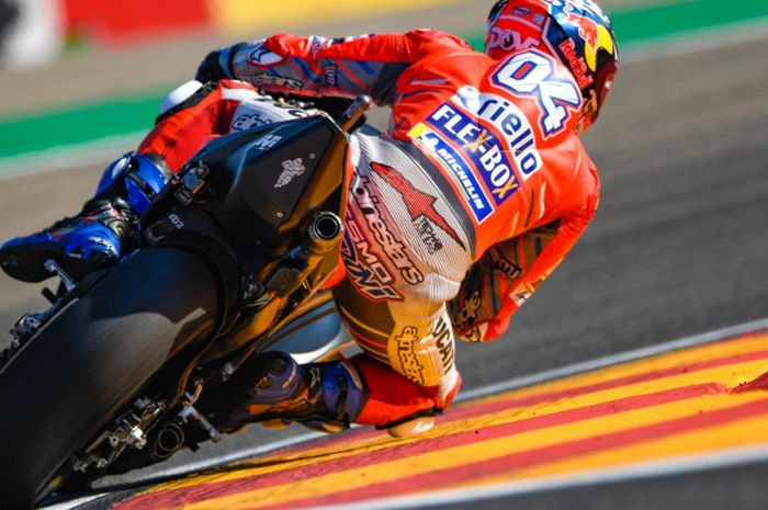 Pebalap Ducati Andrea Dovizioso saat tampil pada latihan bebas pertama MotoGP Aragon di Sirkuit Aragon, Spanyol, Jumat (21/9/2018).