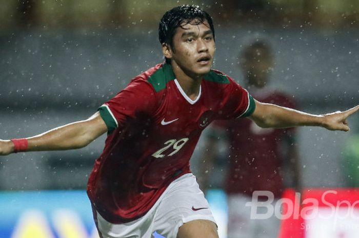        Selebrasi Septian David  dalam laga persahabatan melawan Suriah di Stadion Wibawa Mukti, Cikarang, Kamis (16/11/2017).        