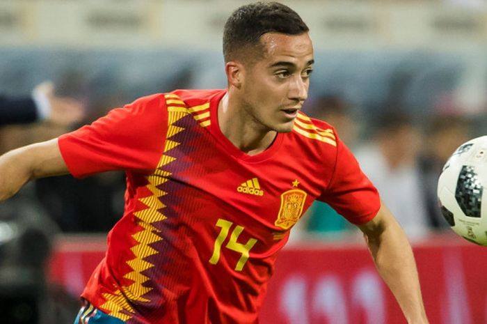 Aksi pemain sayap Spanyol, Lucas Vazquez, di pertandingan persahabatan melawan Jerman di Esprit Arena, Jumat (23/3/2018) waktu setempat.