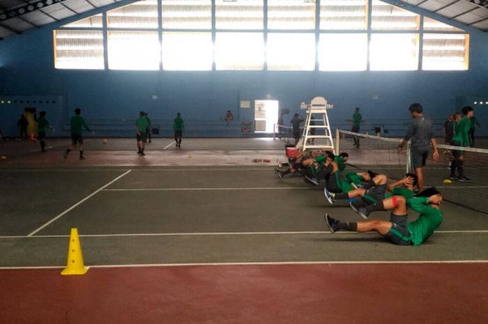 Timnas Indonesia U-19 Latihan Fisik di GOR Tennis Indoor UNY, Senin (7/8/2017)