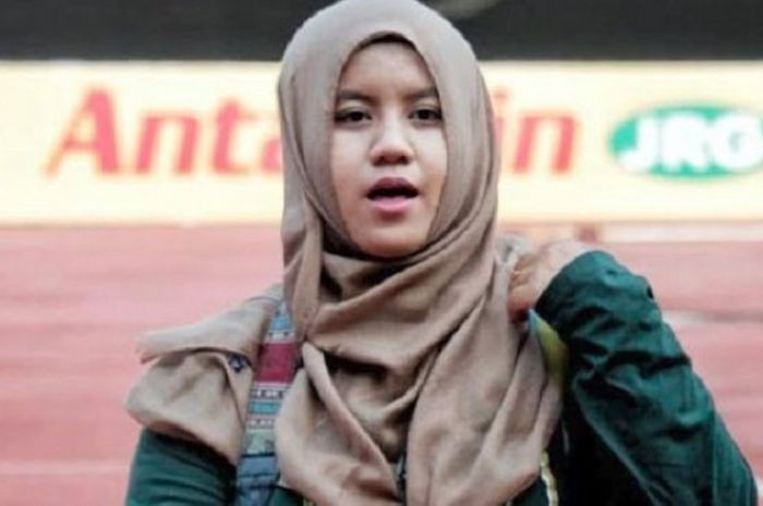 Ninda Sahriyani, seorang Bonita berdoa agar Persebaya dan Bonek saling bersinegi 