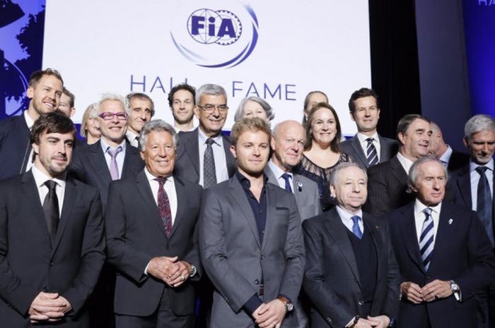 Pebalap-pebalap juara Formula 1 menghadiri peluncuran FIA Hall of Fame yang berlangsung di Paris, Prancis, Senin (5/12/2017).