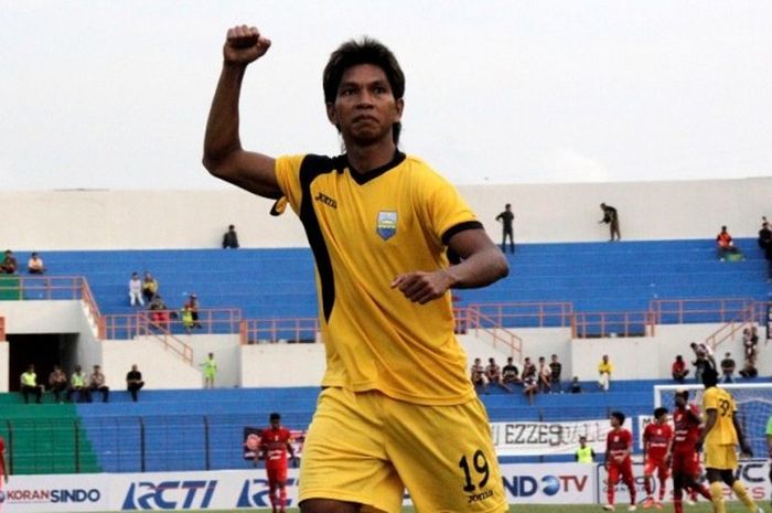 Mantan pemain Persiba Balikpapan, Valentino Telaubun.