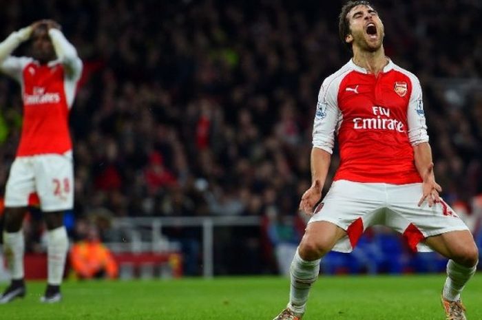 Gelandang Arsenal, Mathieu Flamini, bereaksi setelah gagal mencetak gol pada laga Arsenal kontra Chelsea di Stadion Emirates pada 24 Januari 2016.